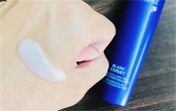 兰蔻美容液过期了还能用吗 兰蔻 兰蔻小黑瓶 护肤品 第1张