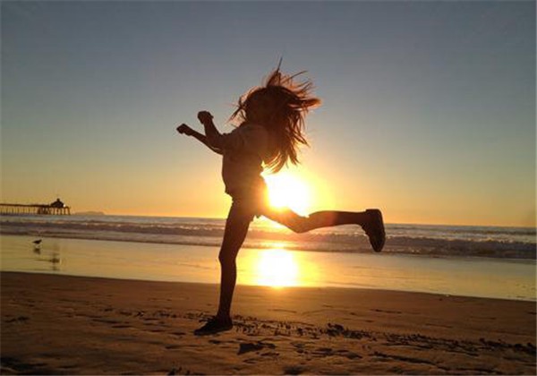 防晒衣颜色深好还是颜色浅好,原来这种颜色最防晒 护肤 第1张 防晒衣颜色深好还是颜色浅好,原来这种颜色最防晒 护肤 第1张