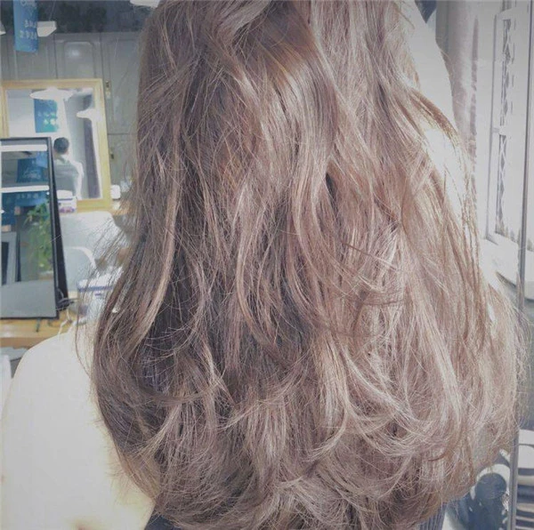 茶棕色发色尽显清纯自然，茶棕色低调又不失质感 发色 茶棕色 第24张