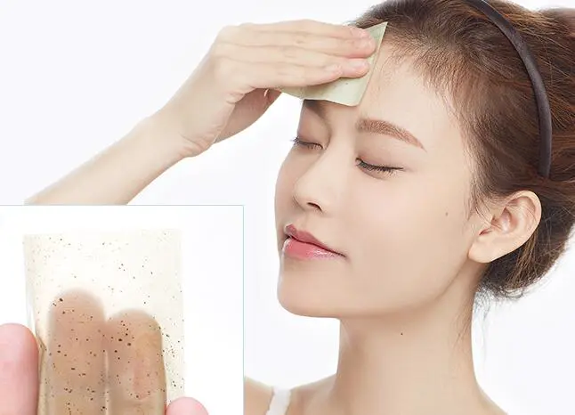 刚化好妆后脸上又出油怎么办，吸油简单补妆方法 化妆 化妆出油 化好妆后脸上又出油怎么办 美妆 第3张