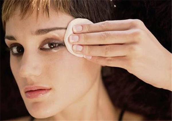 如何清除黑头和粉刺,清除黑头粉刺缩毛孔有妙招 护肤 第4张 如何清除黑头和粉刺,清除黑头粉刺缩毛孔有妙招 护肤 第4张