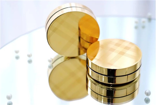 博柏利Burberry首款气垫国内已上 气垫 博柏利 Burberry 第1张