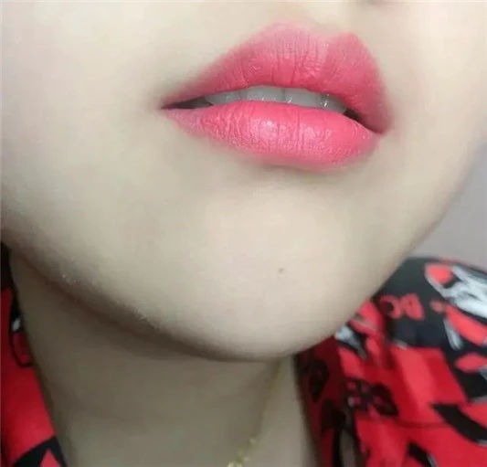 一看就喜欢，一涂就翻车的「热门色」，太坑人 你踩雷了几个 口红 第8张