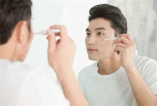 男生怎么化妆，男生妆容化妆技巧图片 化妆 男生怎么化妆 男生怎么化妆图片 美妆 第3张