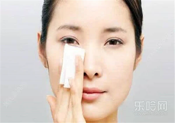 吸油纸会让毛孔变大吗，使用方法错误，这也不是没有可能的哦！ 护肤 第3张
