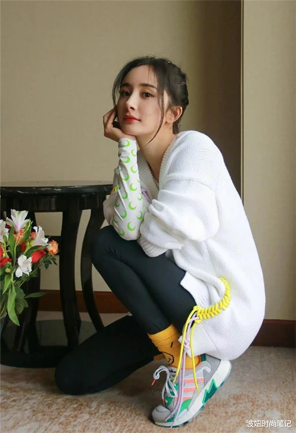 毛线衣服给人温暖感觉，健美裤配合针织衫上宽下紧适合梨形身材 毛线衣服 健美裤 第4张