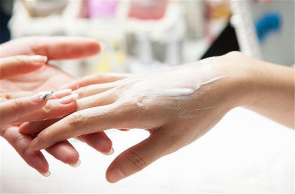 手部皮肤怎么保养 护肤 第1张