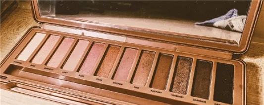 粉色的闪眼影能做腮红吗 粉色 眼影 能做 腮红 第2张