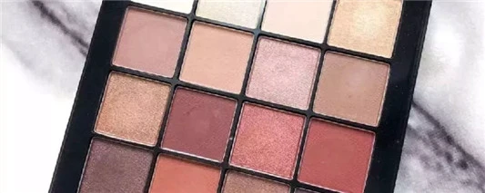 眼影盒里的阴影色是涂在哪的 眼影 盒里 阴影 在哪 第2张