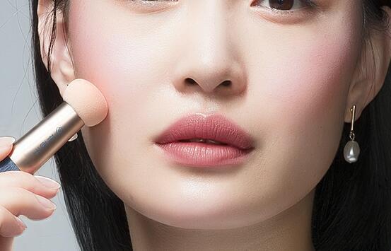 腮红打多了怎么办不想卸妆重新化，化妆bug补救方法 腮红 腮红打多了 腮红打多了补救方法 美妆 第1张