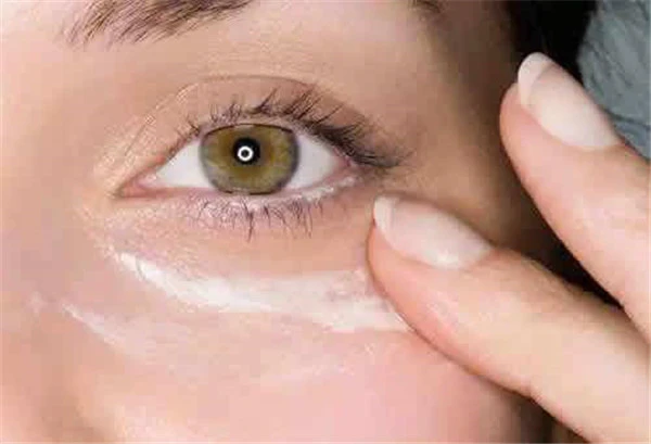 睡眠面膜前要用水和乳液吗 护肤 第5张