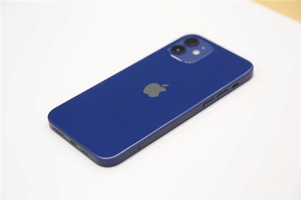 iPhone12薄荷绿小清新味道十足,薄荷绿配什么颜色好看 薄荷绿 iPhone12 第5张 iPhone12薄荷绿小清新味道十足,薄荷绿配什么颜色好看 薄荷绿 iPhone12 第5张