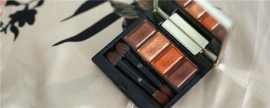 珠光眼影可以用来打底吗 珠光 眼影 用来 打底 第1张 珠光眼影可以用来打底吗 珠光 眼影 用来 打底 第1张