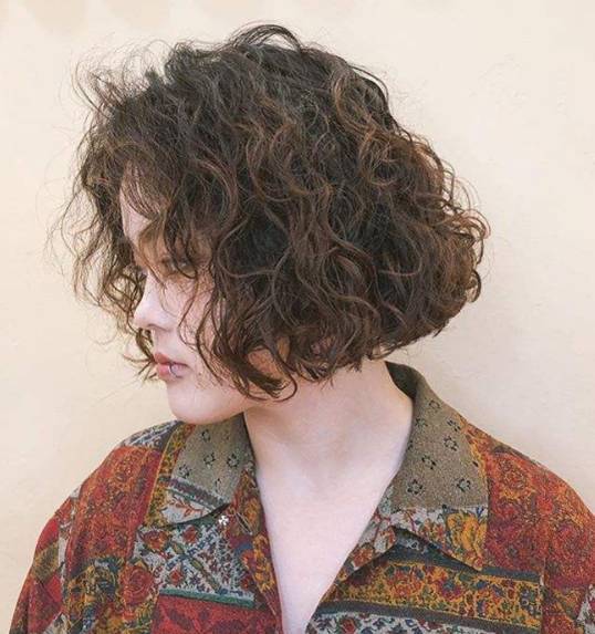 为什么烫发千万不要用护发素 烫发 护发素 美妆 第1张