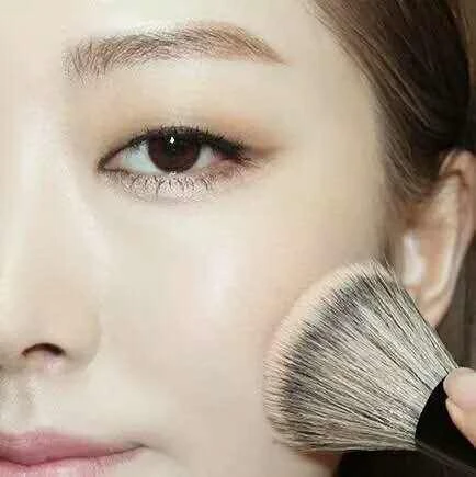 单眼皮化妆的步骤有哪些，　单眼皮眼妆眼影的颜色以自然为主 单眼皮 眼妆眼影 第4张