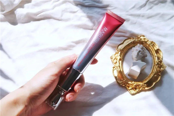 丸美小红笔眼霜便宜又耐用,丸美眼霜不输贵妇眼霜 丸美 眼霜 第14张 丸美小红笔眼霜便宜又耐用,丸美眼霜不输贵妇眼霜 丸美 眼霜 第14张