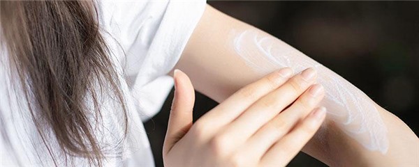 秋天还需要涂防晒霜吗,秋天用什么样的防晒霜 护肤 第1张 秋天还需要涂防晒霜吗,秋天用什么样的防晒霜 护肤 第1张