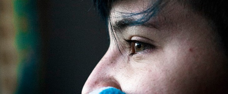 眼睛肿了怎么快速消肿 眼睛肿 消肿 美妆 第1张