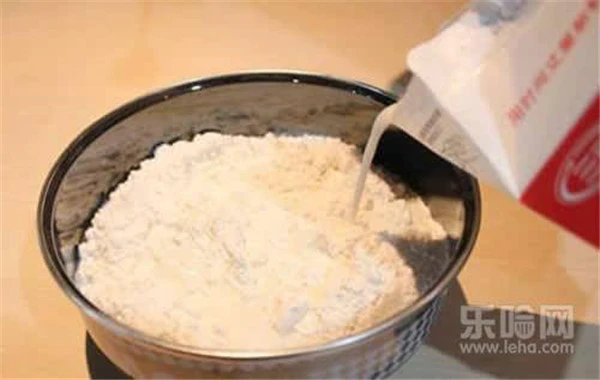 面粉面膜的制作方法 护肤 第3张