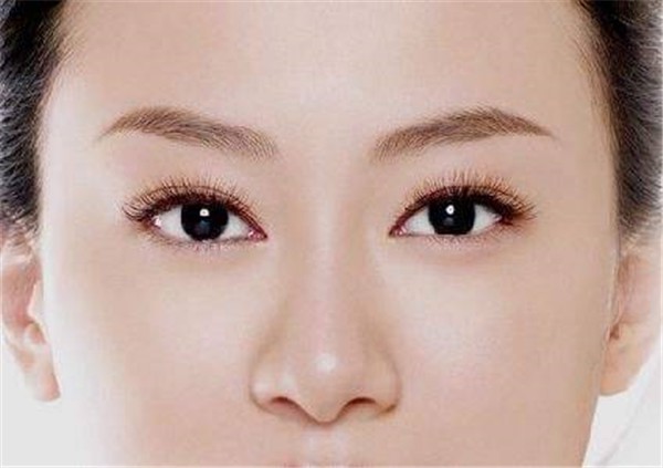 去除鱼尾纹可用饭团按摩，帮助吸附皮肤污垢增加弹性 鱼尾纹 皮肤 第1张