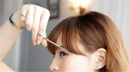 八字刘海图片怎么剪 刘海 八字刘海 美妆 第1张