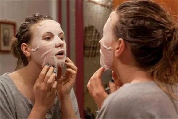 月经时敷面膜能补充肌肤营养,晒后敷面膜大量补水修复 面膜 肌肤 第3张 月经时敷面膜能补充肌肤营养,晒后敷面膜大量补水修复 面膜 肌肤 第3张