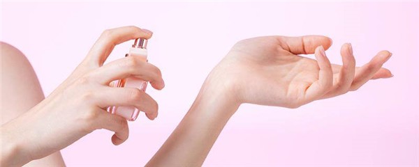 香水保质期一般多久，女士喷香水的正确方法 护肤 第1张