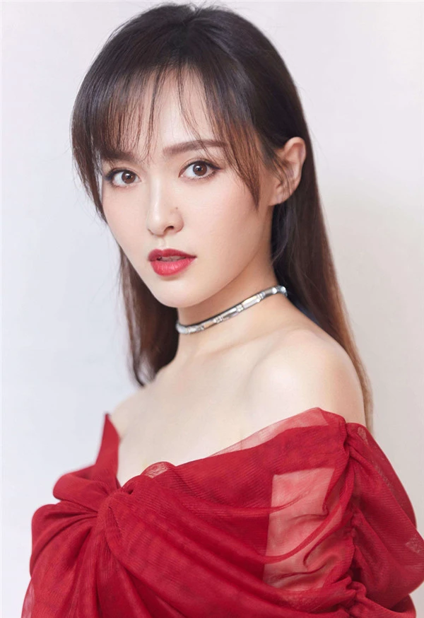 酒红色与大地色眼妆打造秋冬时尚温暖感 酒红色 大地色 第4张