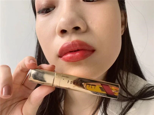 金高银同款「玫瑰奶茶」唇膏推荐，BOBBI，BROWN上唇超温柔 玫瑰奶茶 唇膏 第8张