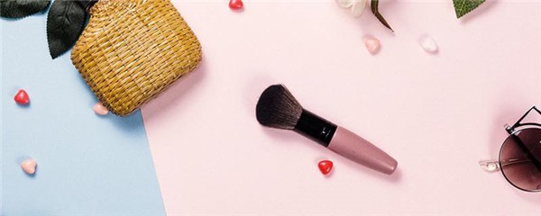 妆后起皮怎么补救,化妆后脸干怎么补救 护肤 第1张 妆后起皮怎么补救,化妆后脸干怎么补救 护肤 第1张