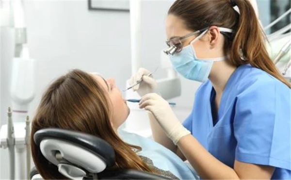 牙齿美白的方法有哪些，冷光美白牙齿两年之后 牙齿 方法 第2张