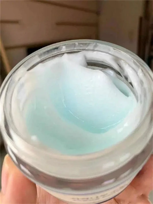 包含乳液功能的面霜,更适合冬天使用,保湿滋润要用这几款面霜 面霜 第7张 包含乳液功能的面霜,更适合冬天使用,保湿滋润要用这几款面霜 面霜 第7张