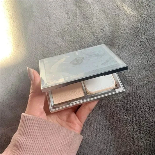 众人期待的圣诞节马上来临，脱单约会的妆容教程，请注意查收 圣诞节 美妆 第4张