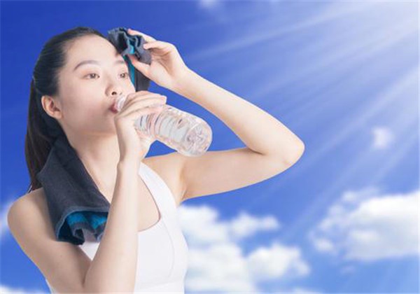 暴晒后脸痒怎么办,暴晒后发红发痒怎么办 护肤 第1张 暴晒后脸痒怎么办,暴晒后发红发痒怎么办 护肤 第1张