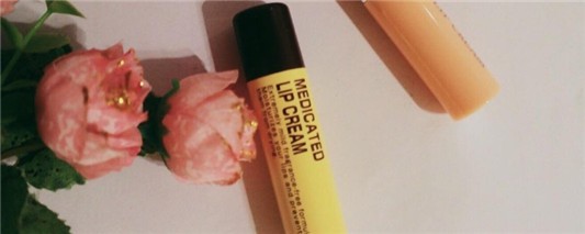 唇膏和凝露哪个先用 尚之潮 时尚生活 时尚 时尚网 生活网 生活 娱乐八卦 明星 第1张