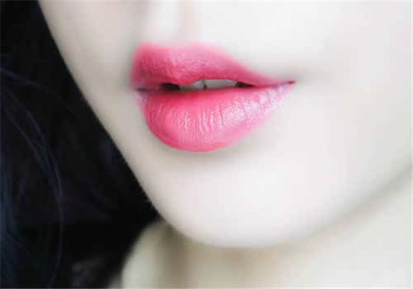 天天涂口红对身体有什么危害吗,涂口红最大的4点危害早知道早预防 护肤 第1张 天天涂口红对身体有什么危害吗,涂口红最大的4点危害早知道早预防 护肤 第1张