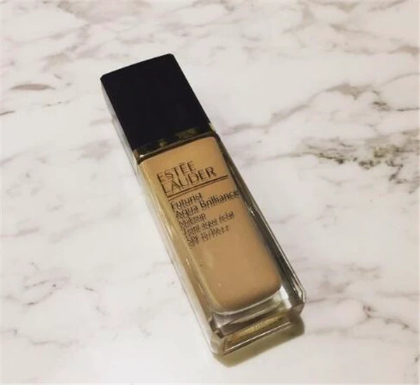 皮肤干爽状态适合什么粉底，雅诗兰黛沁水粉底液 皮肤 粉底 第4张