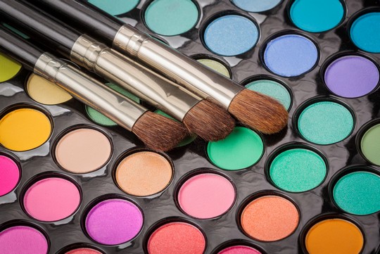 单眼皮怎么画眼影,其实和内双差不多的上妆法 眼影 单眼皮画眼影 单眼皮画眼影详细步骤图 美妆 第3张 单眼皮怎么画眼影,其实和内双差不多的上妆法 眼影 单眼皮画眼影 单眼皮画眼影详细步骤图 美妆 第3张