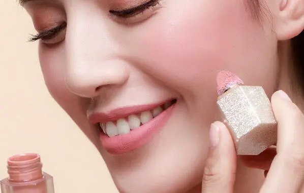 腮红液什么牌子好用，腮红液正确上妆步骤教程图片 腮红液 腮红液排行榜 腮红液什么牌子好用 美妆 第2张