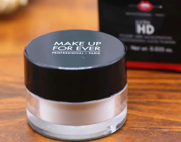 如何选择定妆粉颜色适合自己肤色好看，使用定妆粉注意事项 定妆粉 定妆粉颜色 定妆粉颜色怎么选 美妆 第4张