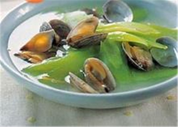 夏季吃什么食物可以美白皮肤，怎样让脸色变得白皙 夏季 食物 美白皮肤 第1张