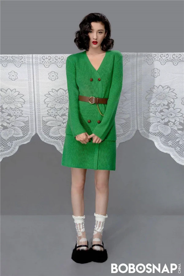 MAC口红质地滋润，玫红色打造性感女王范儿 MAC 玫红色 第4张