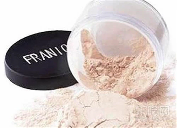粉饼和散粉哪个定妆效果好 护肤 第4张
