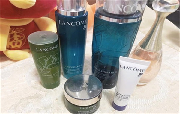 兰蔻美容液和乳液的区别 兰蔻 兰蔻粉水 护肤品 第1张