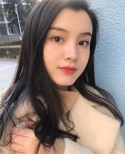 一看就喜欢，一涂就翻车的「热门色」，太坑人 你踩雷了几个 口红 第9张