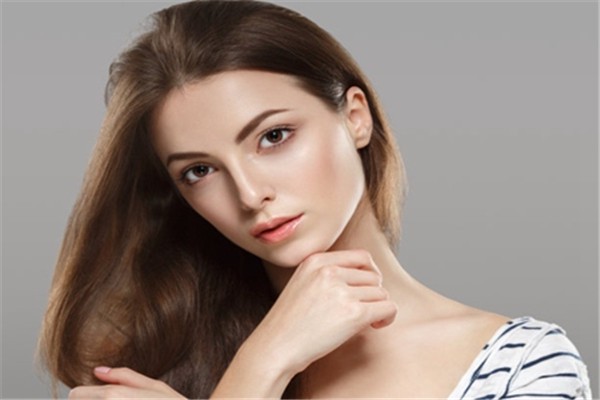 去除脸部色斑要注意防晒,重视皮肤护理多吃新鲜蔬果 脸部 色斑 第2张 去除脸部色斑要注意防晒,重视皮肤护理多吃新鲜蔬果 脸部 色斑 第2张