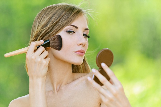 化妆先定妆还是先腮红，上妆正确顺序别搞错了 化妆 上妆正确顺序 化妆先定妆还是先腮红 美妆 第1张