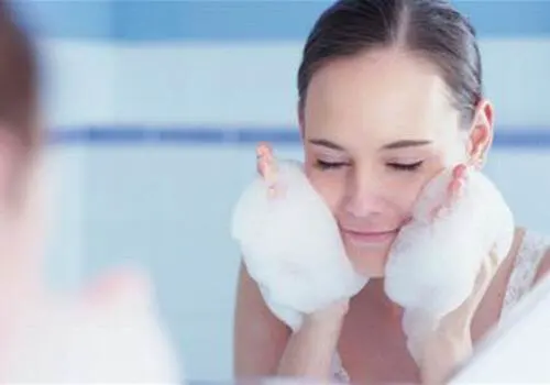 正确洗脸不「丢脸」，让夏季皮肤清爽整天 护肤 第4张