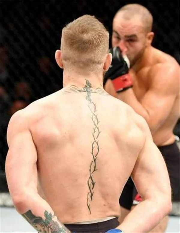 康纳背部纹身图案叫什么 纹身 康纳纹身 美妆 第2张