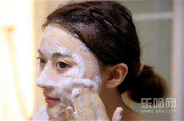 精油皂和洗面奶哪个好 护肤 第3张 精油皂和洗面奶哪个好 护肤 第3张